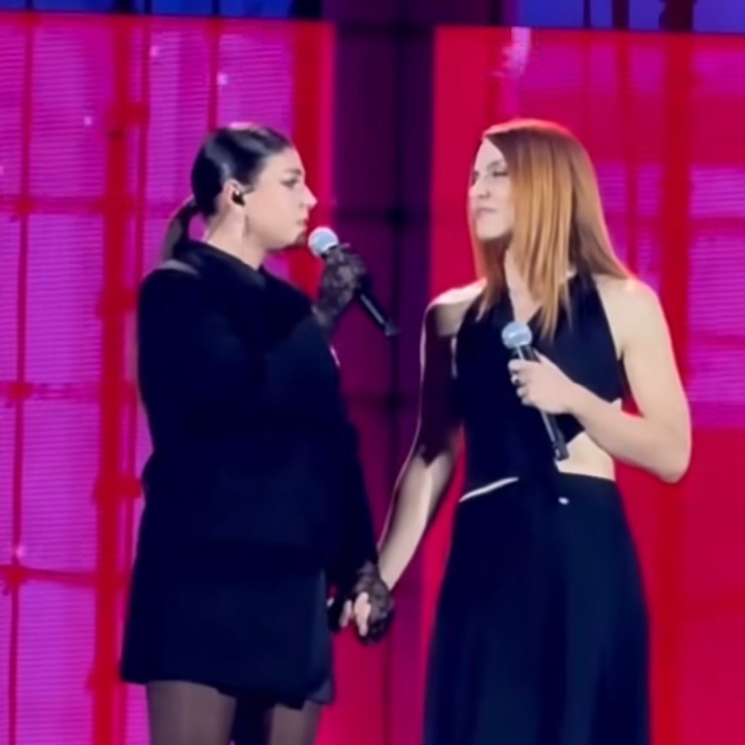 …e per quanta strada                   amerai
ancora c’è da fare                          il finale 🧡

#UnaNessunaCentomila