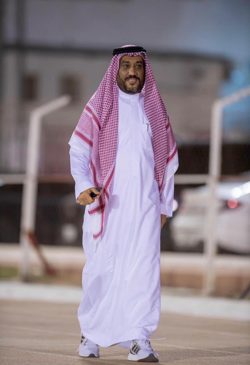 تشرفت هذا اليوم بإجابة دعوة رئيس مجلس إدارة نادي الوحدة الكابتن حاتم خيمي والمدير التنفيذي الكابتن عبدالله خوقير ومدير كرة القدم الكابتن عصمت بابكر، وحضور تدريبات الفريق الأول لكرة القدم في مقر النادي، متمنيًا لهم التوفيق وداعمًا لهم في المرحلة القادمة بداية من لقاء الأنوار يوم