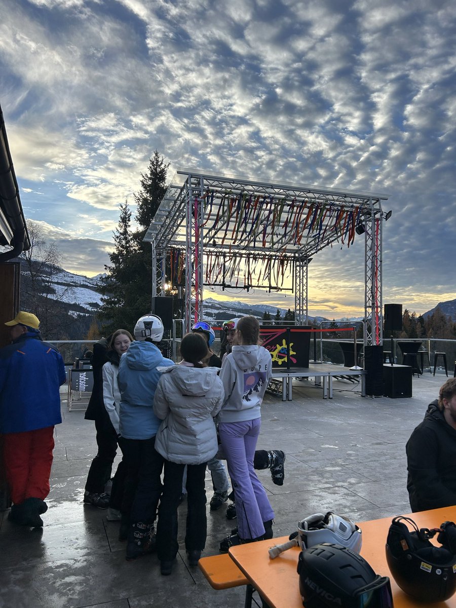 KAHealthWB's tweet image. Enjoying the apres ski at Bellamonte @Kilwinning_Acad @Skisupremeuk