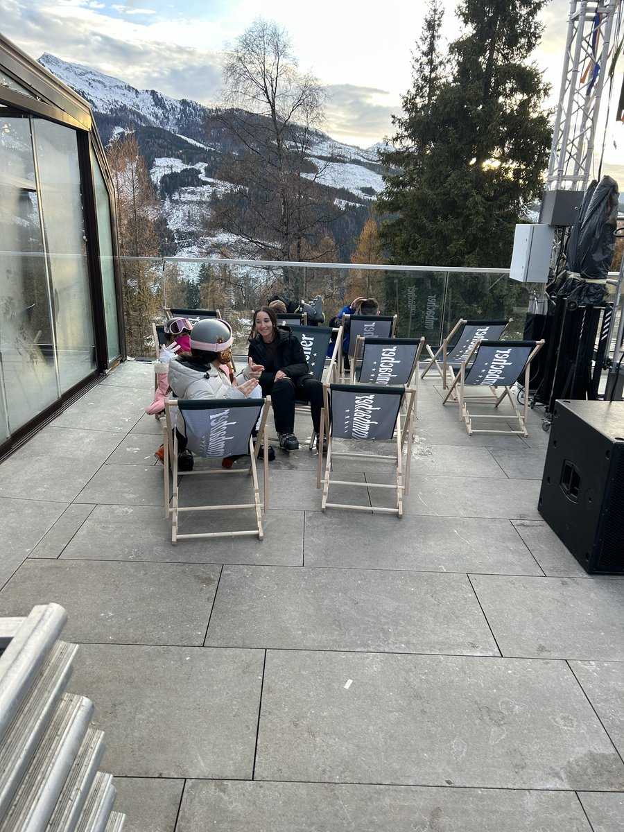 KAHealthWB's tweet image. Enjoying the apres ski at Bellamonte @Kilwinning_Acad @Skisupremeuk