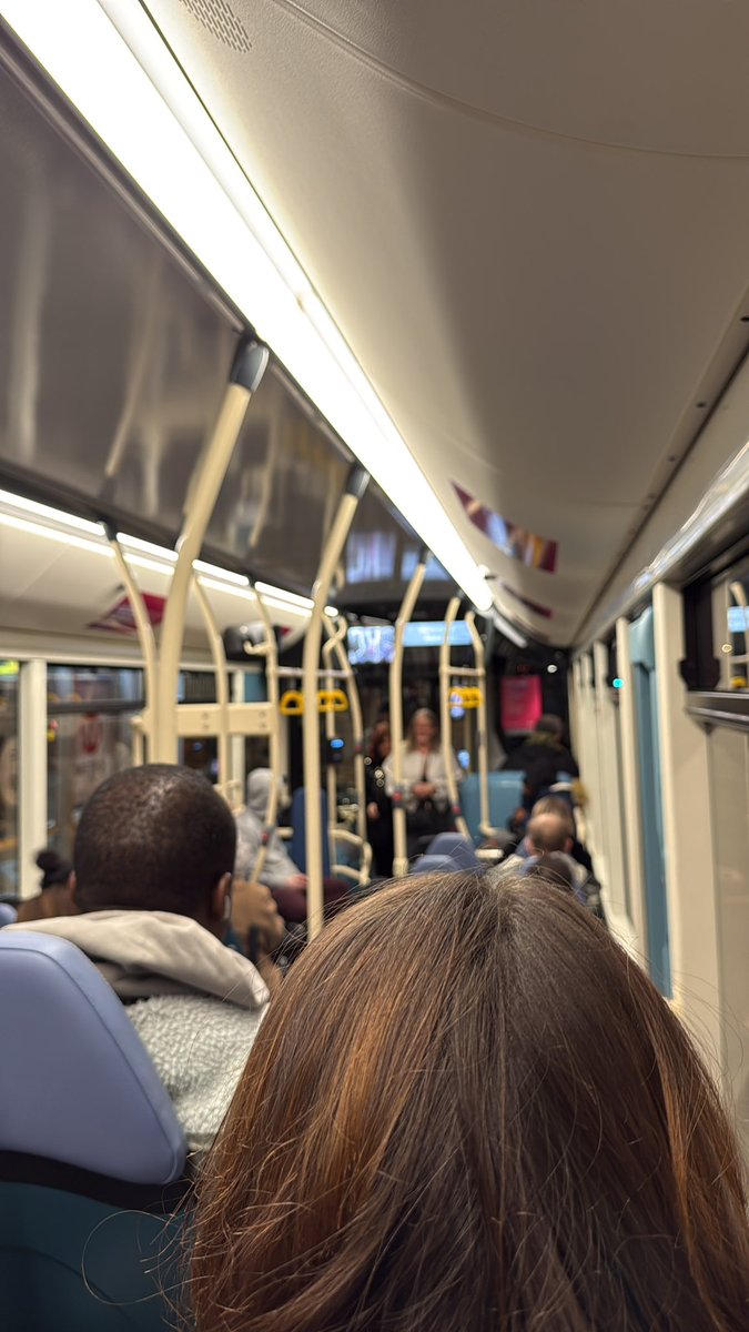 BusMozza's tweet image. On one of our brand new @arrivayorkshir2 singles home tonight. What's incredible is that no one really realises. It's busy and comfortable and people are going about their business as normal. I love it. This is what bus travel is about.