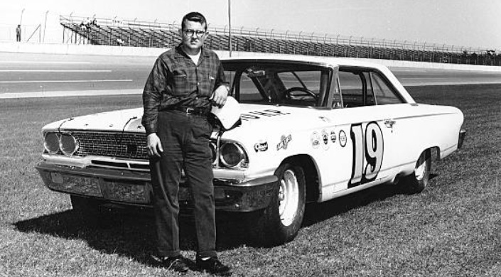LegendsNascar's tweet photo. Herman Beam would have been 96 today #RIP 

Beam, of Johnson City, TN, was known as "The Turtle". His strategy was to drive slowly &amp; finish races. His record of 84 consecutive Grand National races without a DNF (1961-1963) was finally broken by Greg Biffle in 2014.

#TheTurtle 🐢 https://t.co/DcXCojr9DA
