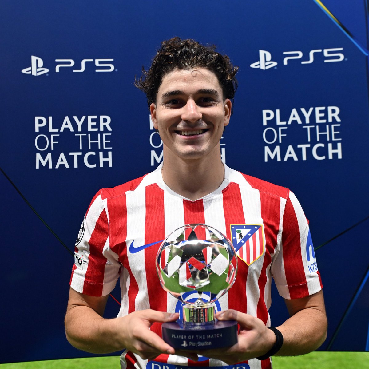 ¿SUEÑO COMO FUTBOLISTA? 💭🔴⚪️

🗣️ Julián Álvarez: “Volver a ganar el Mundial y ganar la Champions con el Atleti”

<a href="/reysa_b/">REYSA</a>