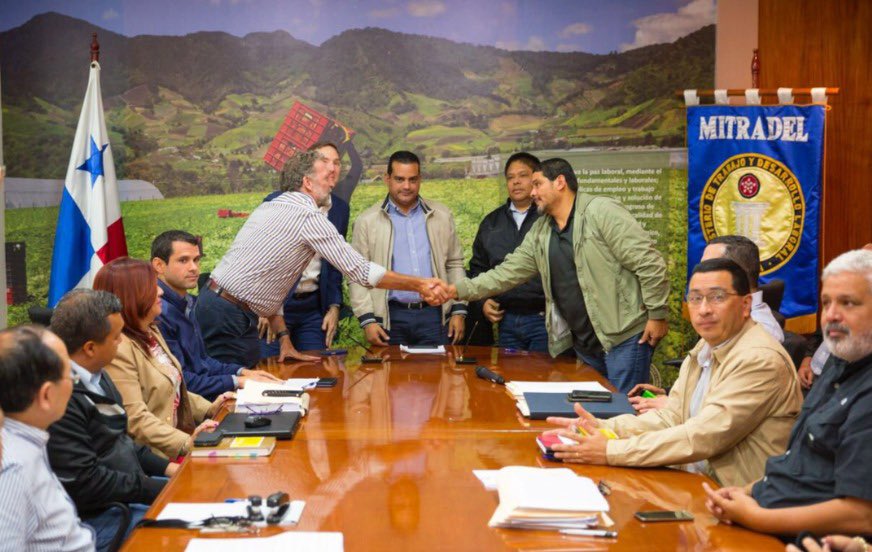 Recuerde: la mafia sindical del Suntrax 🚩🦠🚩 siempre —léase bien, SIEMPRE— fue pro-minería.
La imagen quedó grabada en la memoria del pueblo panameño.
El resto es puro lloriqueo, ideología barata, política de ocasión e hipocresía mafiosa reciclada.