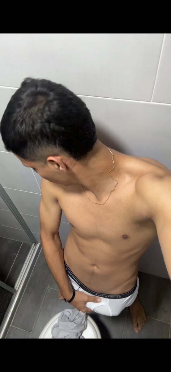 Criistiiann21's tweet photo. 🙈 https://t.co/ZR9pOY5BqT