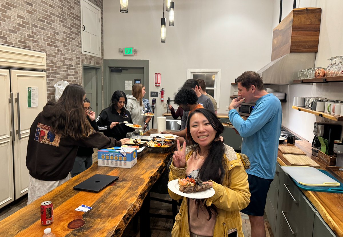 드디어 #DevWritersRetreat 2025를 마무리했습니다.

 너무 힘들었지만 정말 보람찼어요! 자세한 후기는 곧 올릴게요.