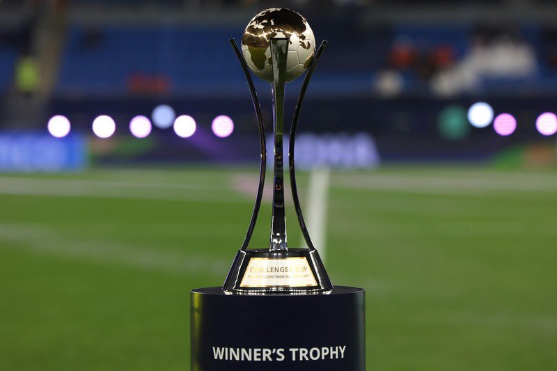 fla_infos's tweet image. Troféu que o vencedor do duelo “Challenger Cup” entre Flamengo x Pyramids receberá no sábado.

Bonito ein? 👀

📸 FIFA