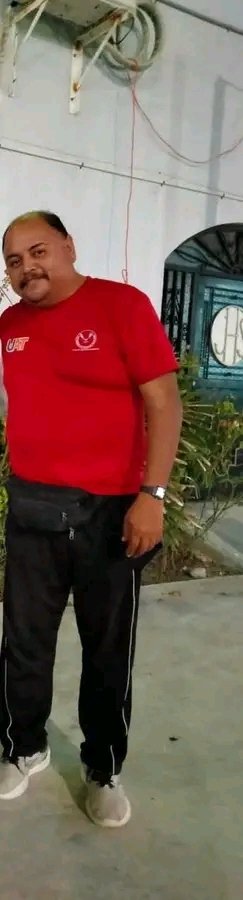 #Reynosa #Tamaulipas 
Reportan al señor israel delgado pedraza: fue levantado la tarde de ayer en el estacionamiento de Soriana Ribereña: conducia una camioneta Ford explorer color cafe 
Modelo 99