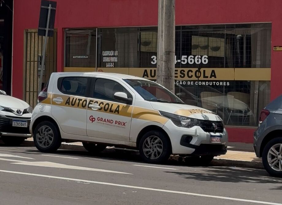 acriticadecg's tweet photo. 🪪 Novas regras da CNH dividem opiniões nas ruas de Campo Grande. https://t.co/K8t72UGBCA https://t.co/tfiLZYnHeb