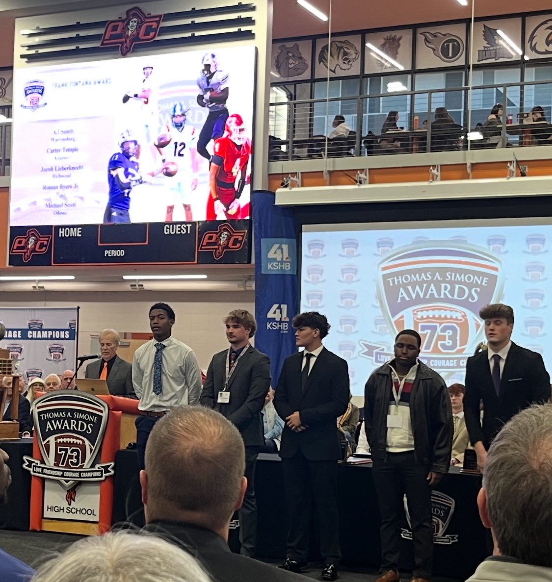 CoachPersell's tweet image. Got the opportunity to watch @JacobLiebs15 be honored as a finalist for the Frank Fontana Award at the Simone Awards ceremony this week! What an honor to be included amongst the best players in the KC Metro! Congratulations Jacob!! @SimoneAwards