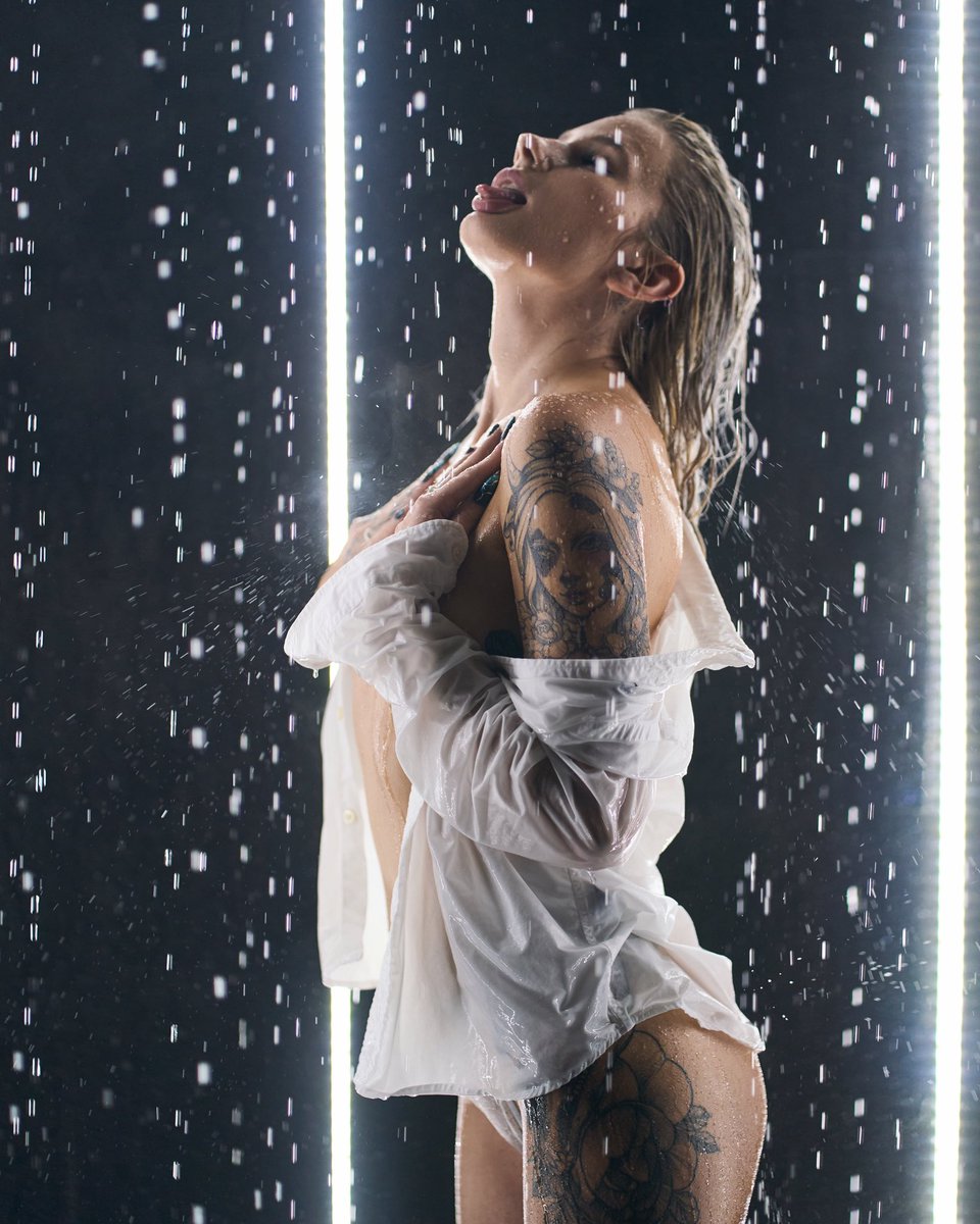 Very wet 💦 
More on my blue page ❤️

onlyfans.com/brewi

#wet #model #goddess #blonde #sexy