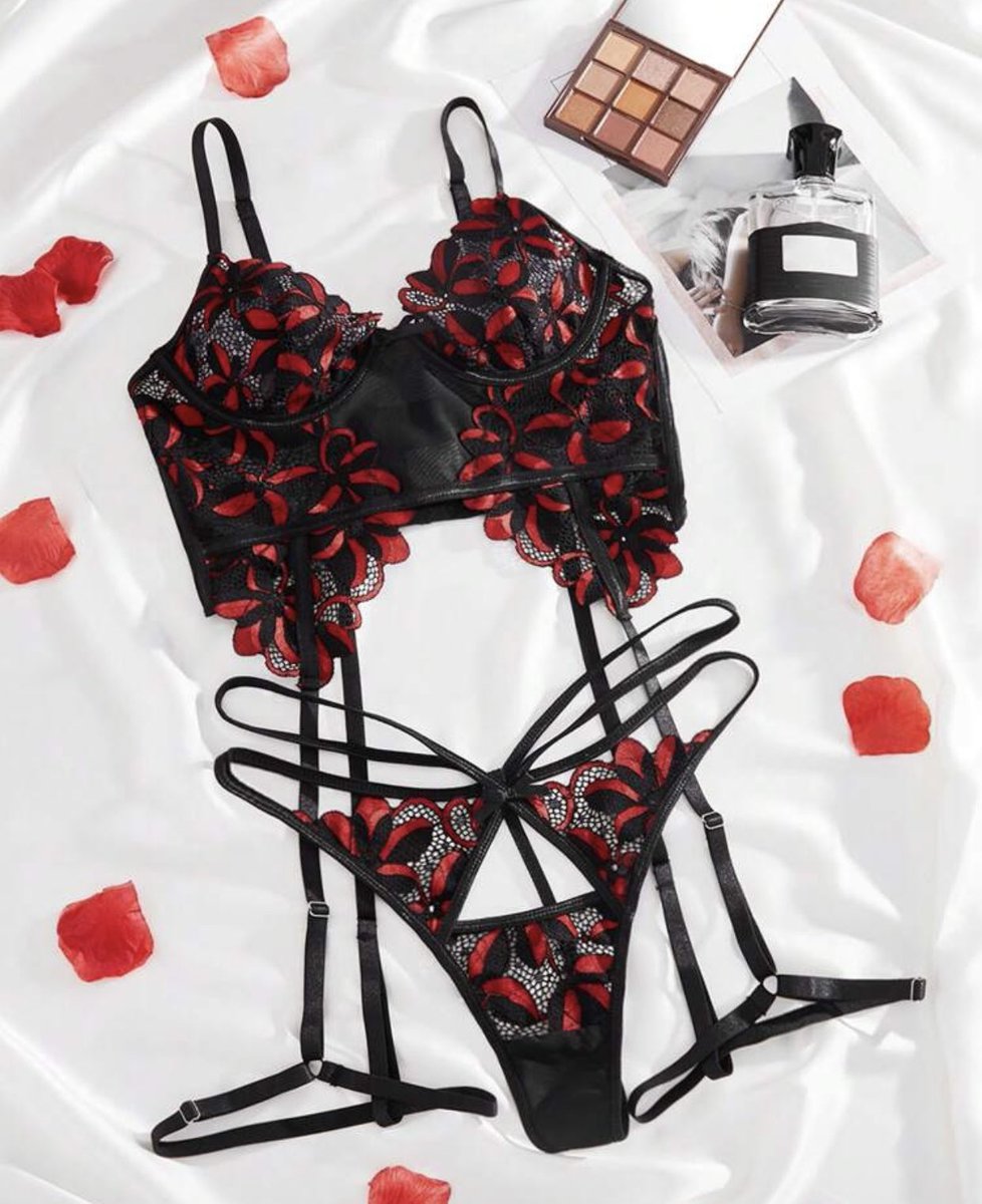 Set disponible para entrega inmediata🔥 
Descubre tu lado sensual 

wa.me/573207437472