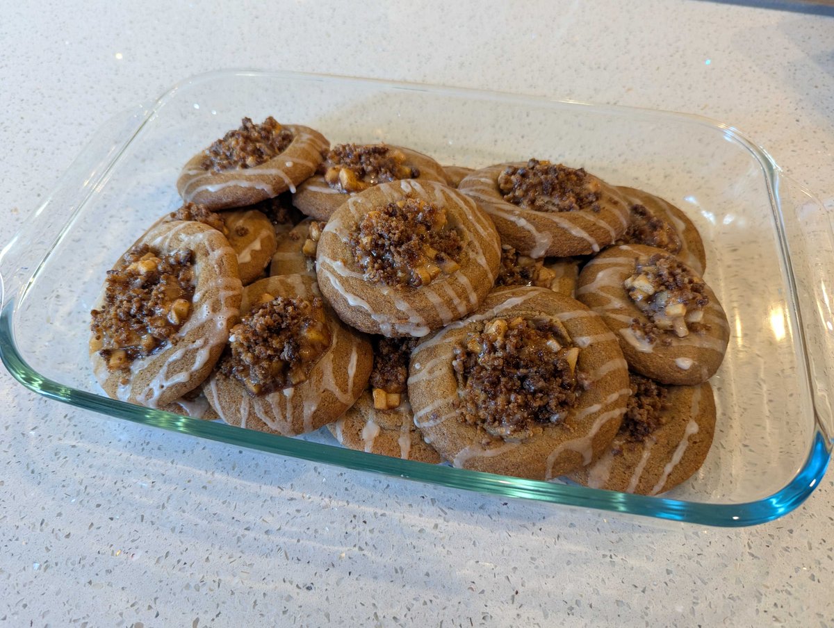 DanielRazza1's tweet photo. At around this time every year, the Overwatch team hosts a cookie baking contest called 'Cookiewatch'. My entry for this year's Cookiewatch was Apple Pie Cookies. I'm pretty happy with how they turned out! https://t.co/i1prX4SLcU