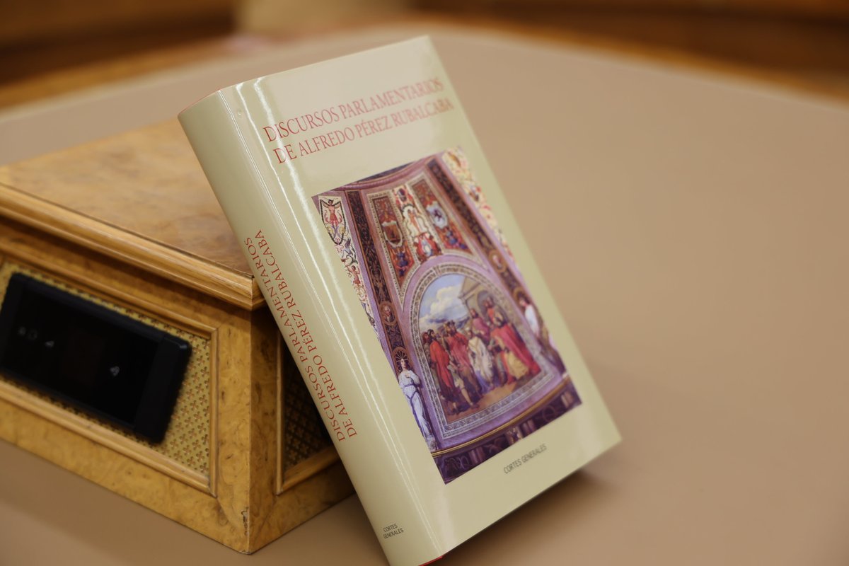 patxilopez's tweet image. Rubalcaba fue un socialista vasco. Un ejemplo a seguir, un hombre al que nunca olvidaré y al que siempre echaré de menos.

Por eso es un honor acudir a la presentación del libro 'Discursos parlamentarios de Alfredo Pérez Rubalcaba' en el @Congreso_Es.

Aunque ya no estés entre…