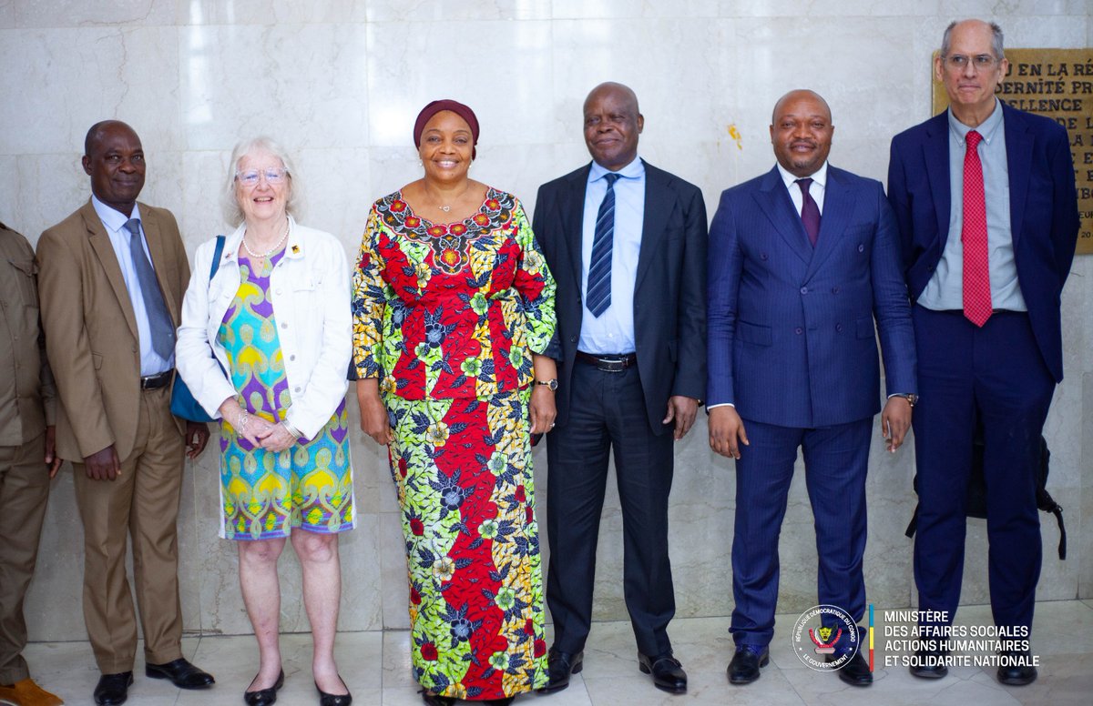 ebalemozindo's tweet image. #RDC: #AFFAIRES SOCIALES.

La Ministre d'Etat Eve Bazaiba et les Organisations Non Gouvernementales Internationales harmonisent les vues pour des actions humanitaires et sociales éfficientes* 

Kinshasa|11.12.2025

La Ministre d'Etat Ministre des Affaires Sociales, Actions