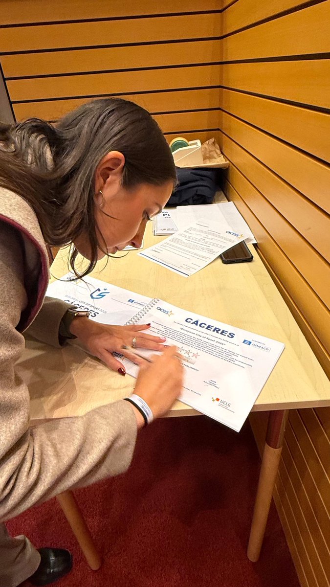 Cáceres ha recibido en el Parlamento Europeo el título de Ciudad Europea del deporte en 2026.

La concejala de Deportes 🙏<a href="/noerguezc/">Noelia Rodríguez Campos</a> ha sido la encargada de recoger la distinción en nombre de la ciudad.