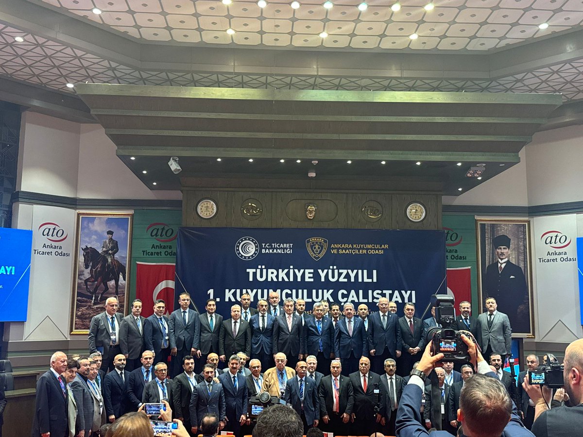ATO ev sahipliğinde 

Ticaret Bakanlığı ve Ankara Kuyumcular ve Saatçiler Odası koordinasyonunda gerçekleştirilen 

“Türkiye Yüzyılı 1. Kuyumculuk Çalıştayı”na 
katılarak 

"Yastık Altı Altının Ekonomiye Kazandırılması ve Altının Tedavülü" üzerine bir konuşma yaptık.

Çok
