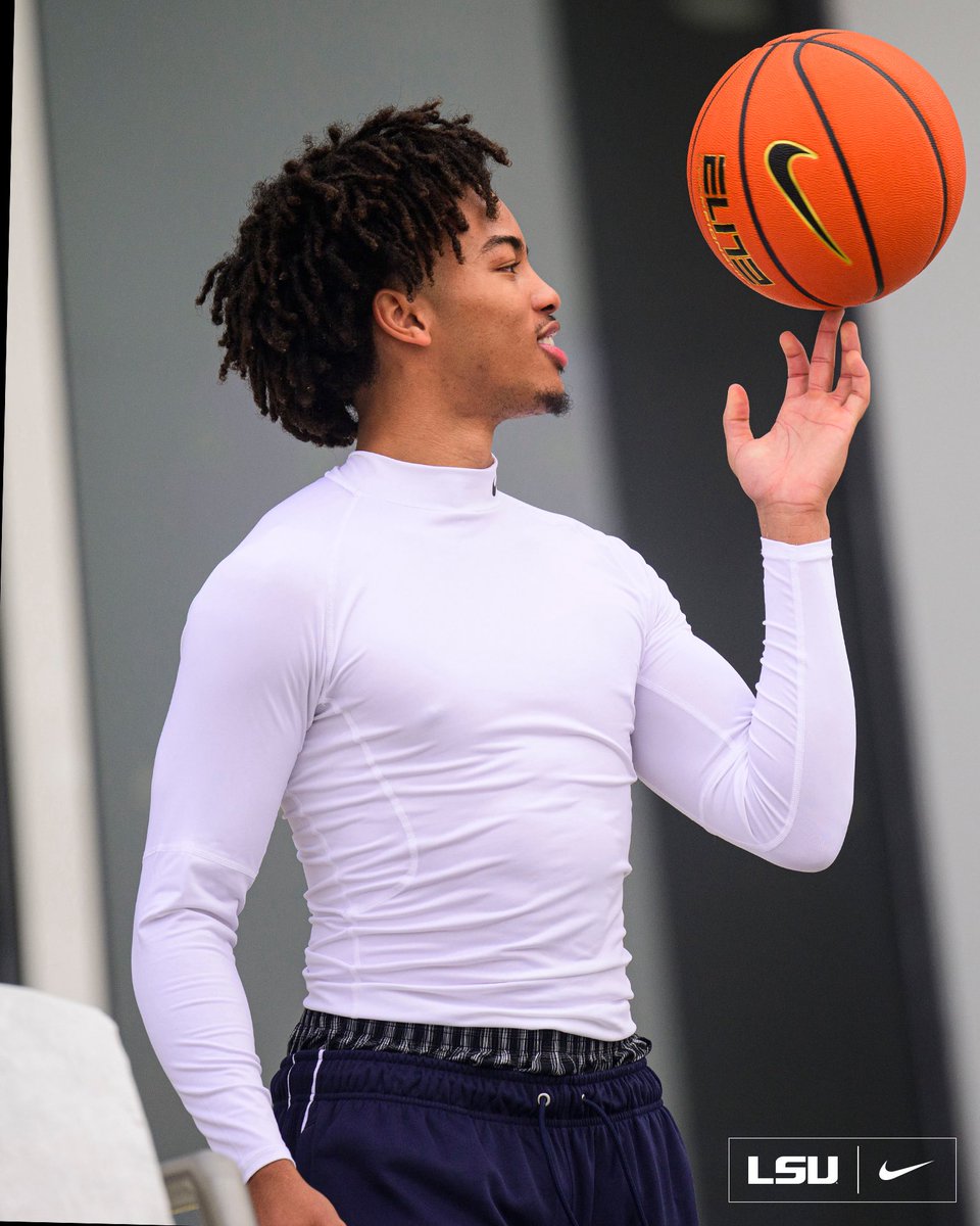 LSUBasketball's tweet image. Always making the right read 👀 

Dedan Thomas Jr. has officially joined #TeamNike !