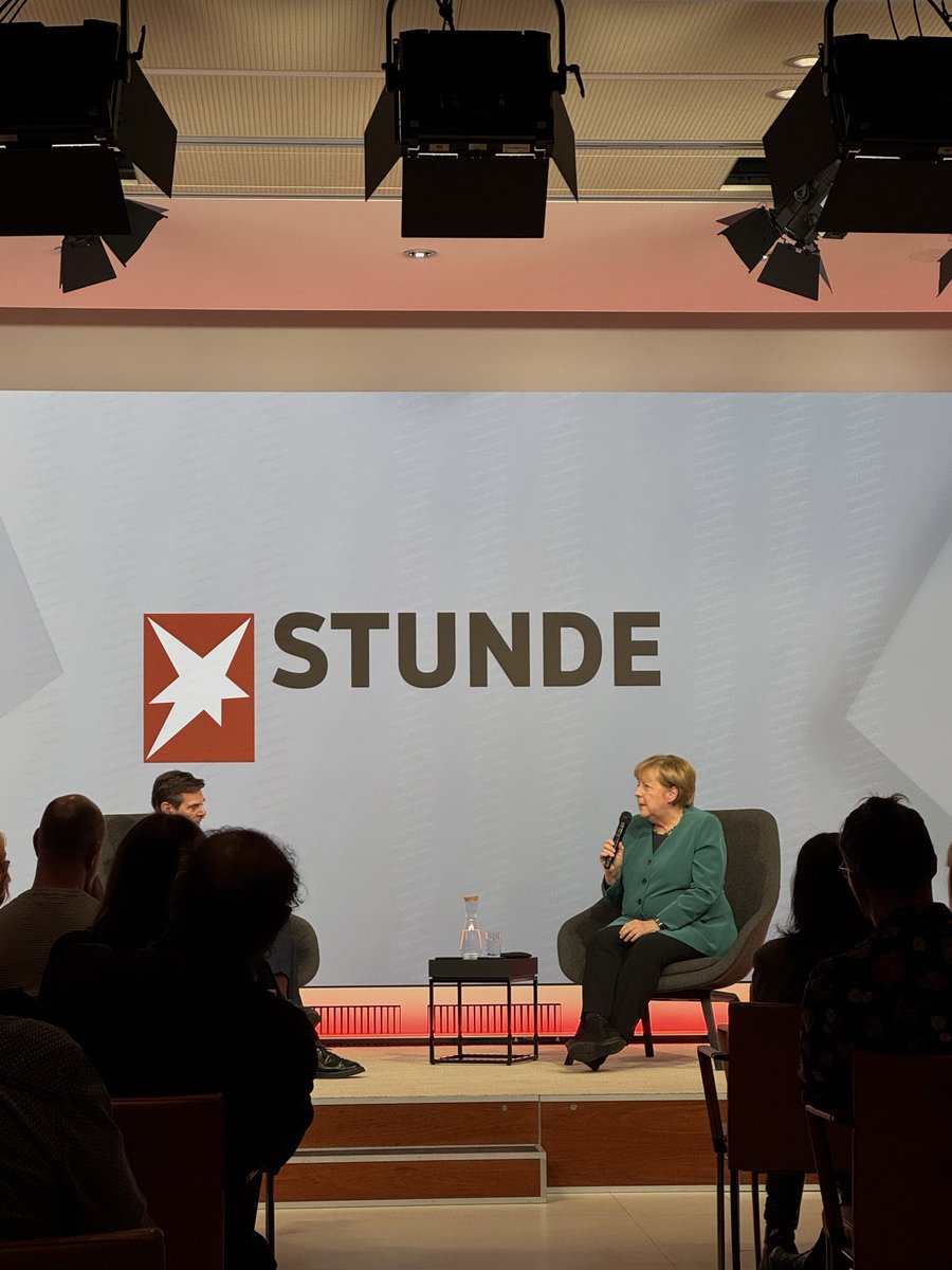 Wo sind die Frauen in der heutigen Politik geblieben? „Wenn man so manche Bilder vom Koalitionsausschuss sieht, ist man froh, dass es Bärbel Bas gibt“, sagt Angela Merkel. „Ohne dass ich damit für die Sozialdemokratisierung der CDU werbe.“ Q: <a href="/sternde/">stern</a>