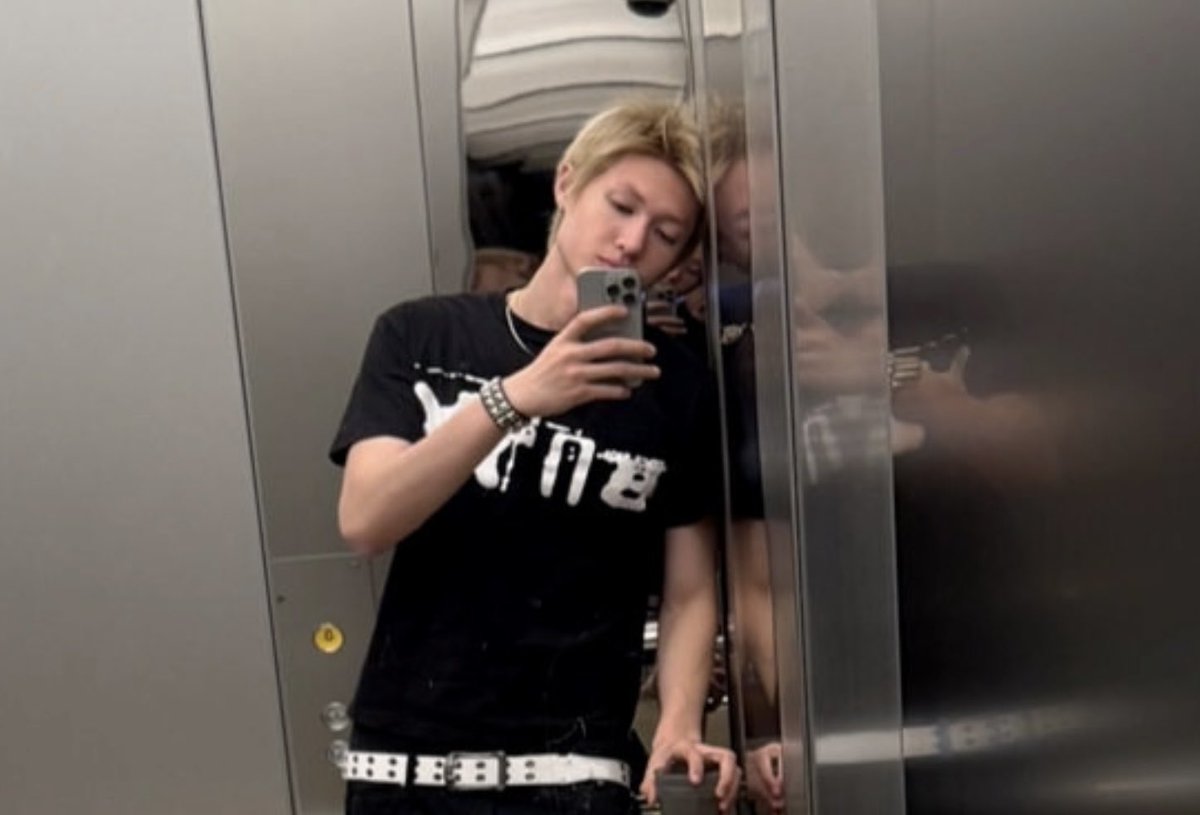 vesitc's tweet image. 📱🧍🏼