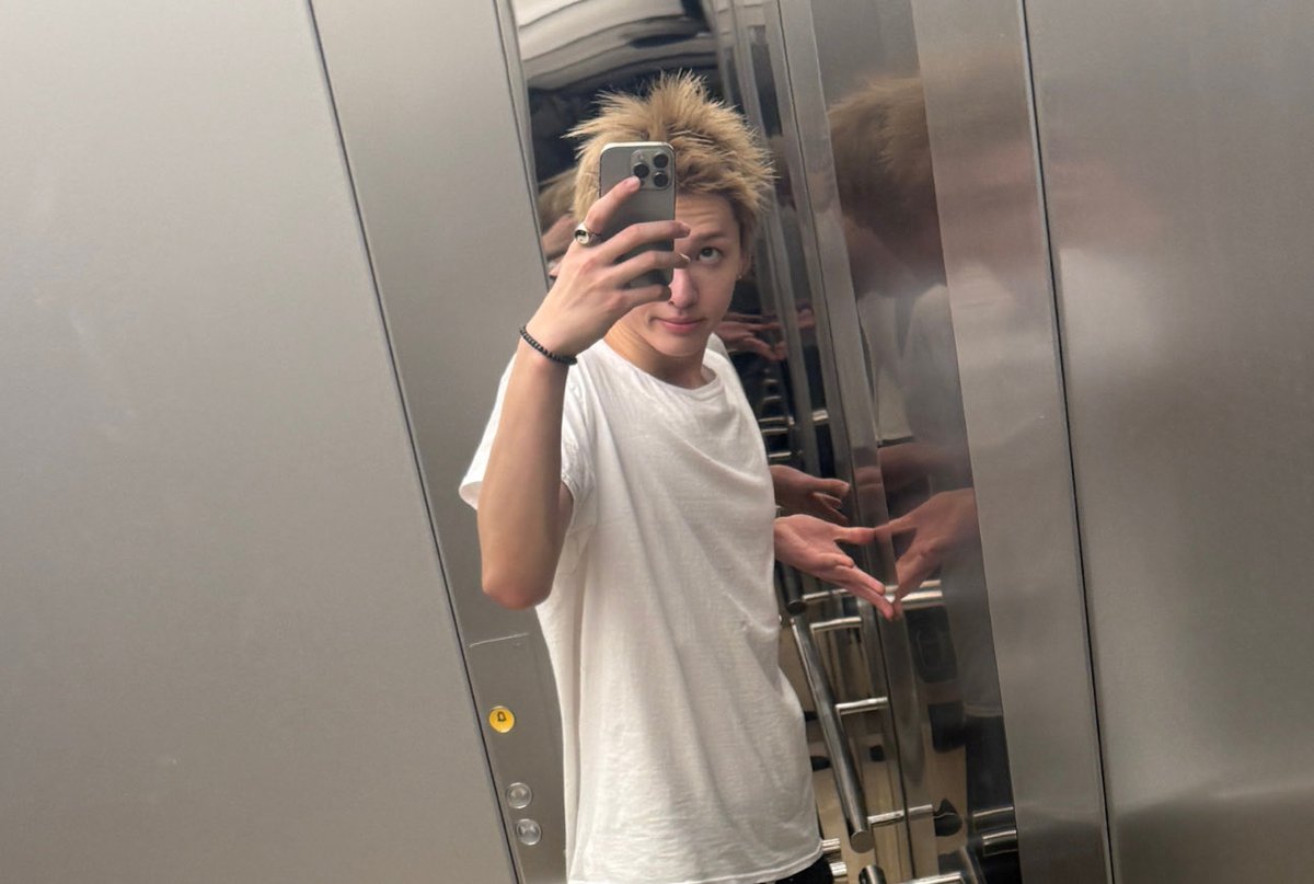 vesitc's tweet image. 📱🧍🏼