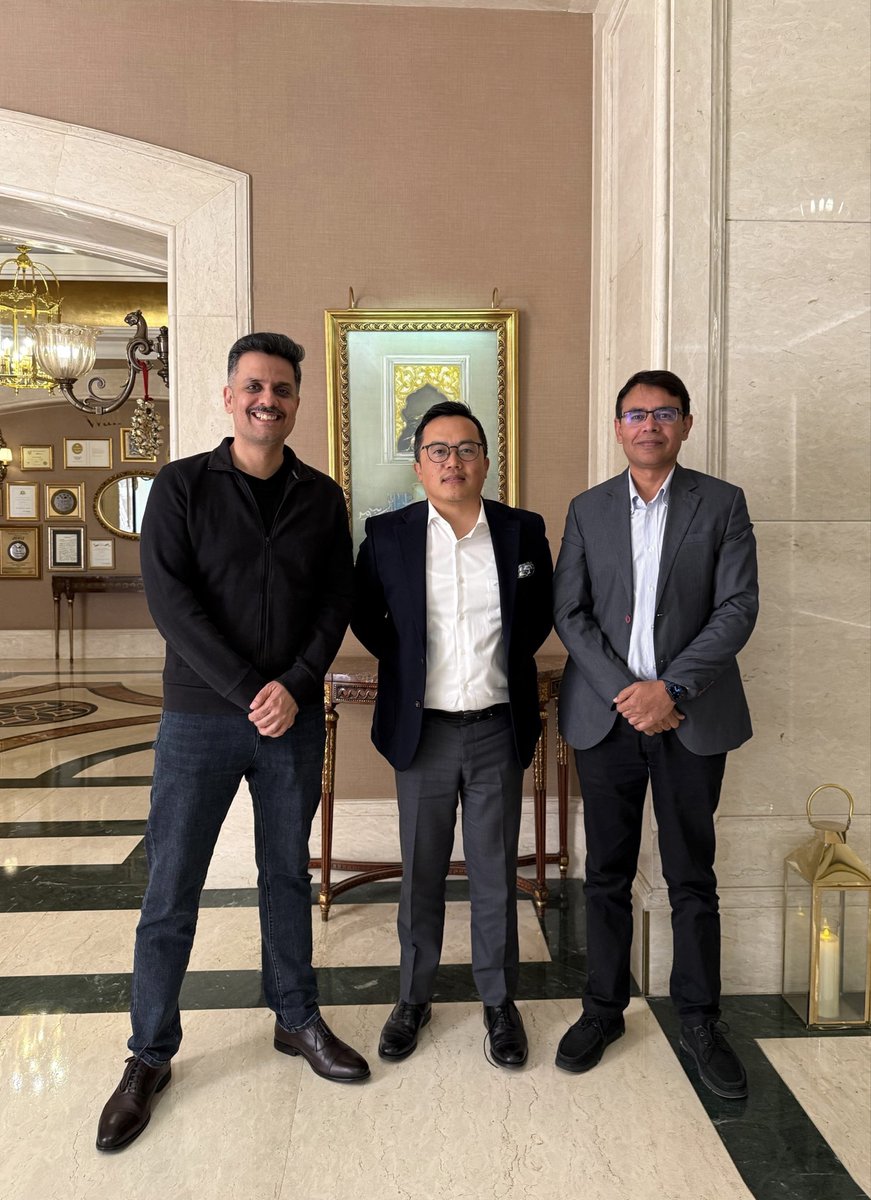 CG met Dr Suraj Bahirwani, Senior President &amp; Global Sales Head of the Cellulose Fibre business of Aditya Birla Group, along with Shardul Gupta, head of operations in Türkiye. 
<a href="/AdityaBirlaGrp/">Aditya Birla Group</a> <a href="/IndiaInTurkiye/">IndiaInTürkiye</a> <a href="/TexMinIndia/">Ministry of Textiles</a>