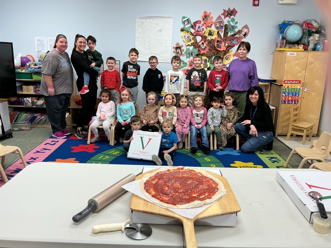 Miss Patty's class learned how pizza gets made with a live demonstration! Kellan and his classmates watched as his mom Chelsea showed them all the steps that go into making pizzas! Thank you Chelsea for stopping by Miss Patty's class!