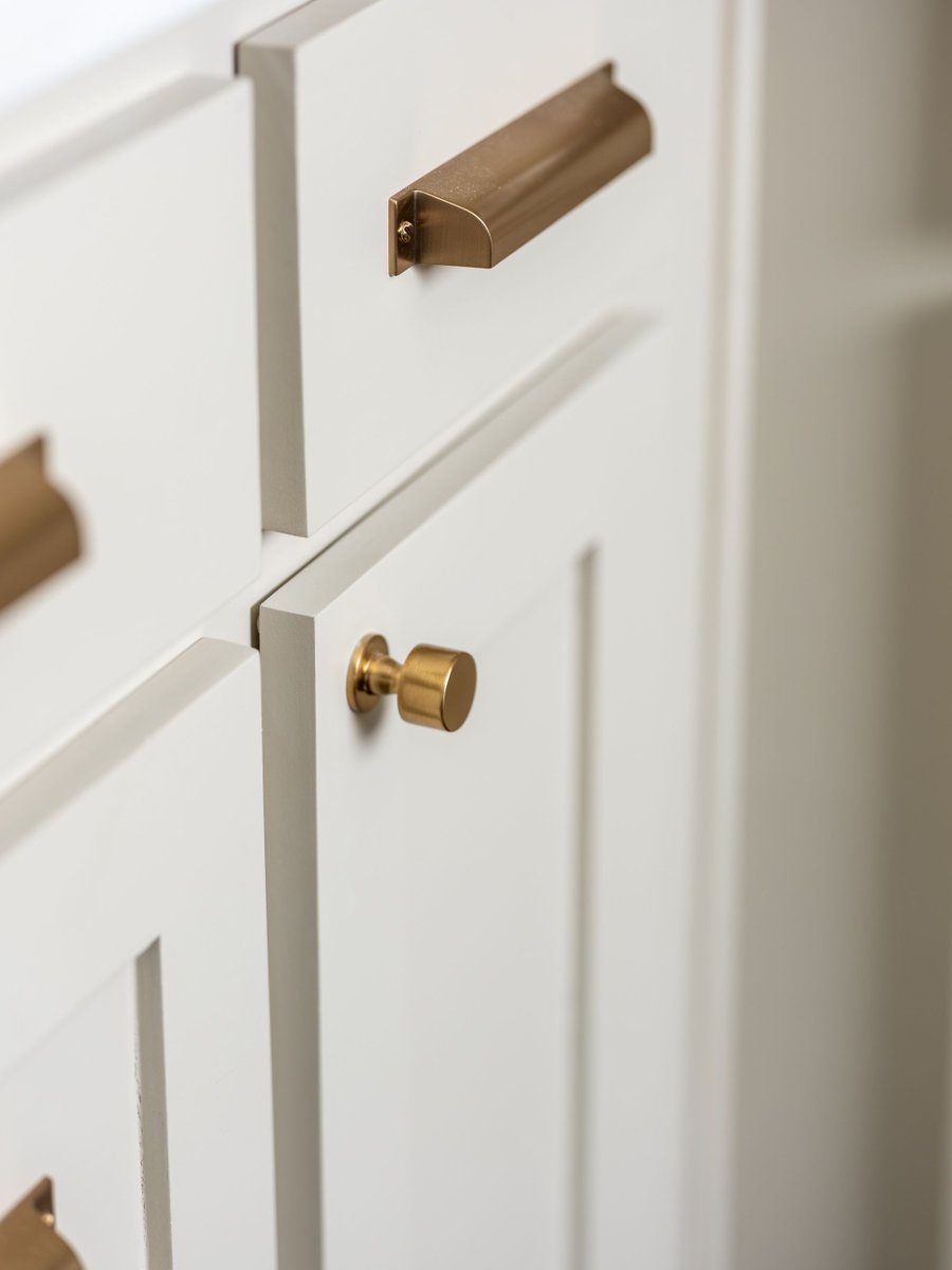 TopKnobs's tweet image. Step into 2026 with hardware that truly reflects your style! 🎊 

With our personalized hardware selection tool, Top Knobs helps curate a selection of decorative hardware that best suit your aesthetic.  

Try it out for yourself: topknobs.com/style/