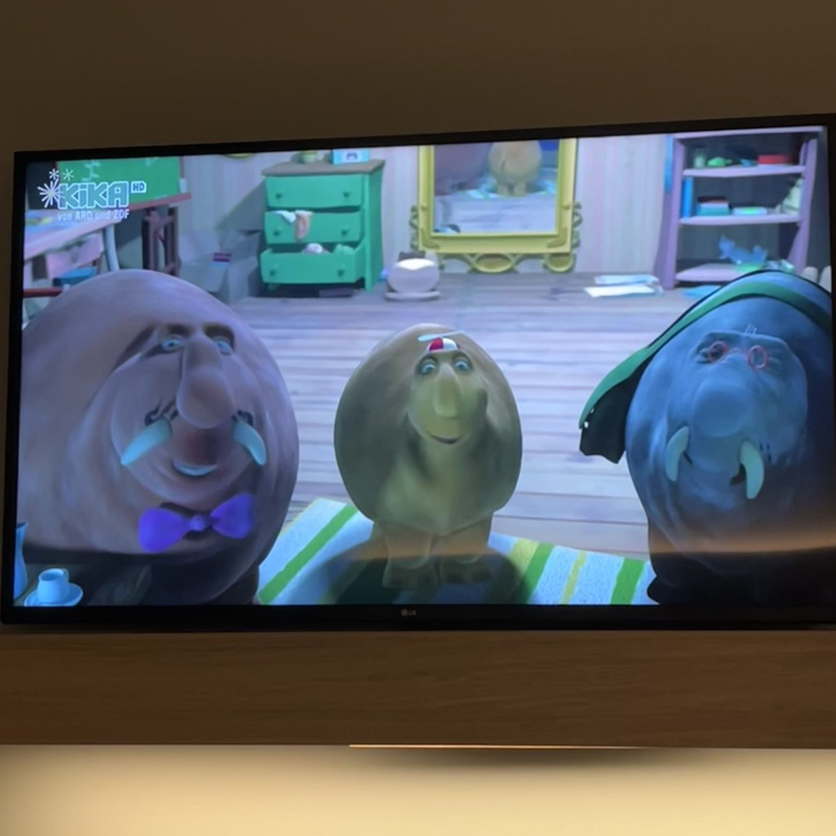 𝒜𝐼𝒩Ꙩ tweet media