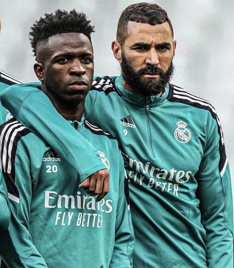 🚨 Karim Benzema: "What's going wrong at Real Madrid? They lack a connection between Mbappé, Vini, Bellingham and Rodrygo.

Each one needs to know his role: Jude needs to know he's a playmaker, not a striker. Mbappé needs to know he's a forward, not a playmaker, Vini is a LW, not