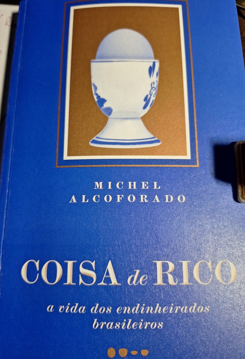 carlosalrms's tweet photo. 1/2

"Nenhum. Nenhum economista, desses de barba rala, calça bege e camisa azul, desatinado a usar termos técnicos, seria capaz de descrever a euforia da sociedade brasileira daquele tempo"

Primeira frase do excelente livro de  Alcoforado, Coisa de Rico. https://t.co/9T6a4j1BvK