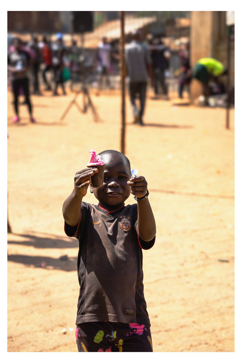 baker_kiryowa's tweet photo. Today reminded me that happiness doesn’t always come in big moments.
Sometimes it’s a child proudly holding his ice cream, smiling like he owns the world.
Moments like these that keep us showing up, because even small acts of kindness can create joy that lasts.
📷 _ ME https://t.co/FdjGJDczZg