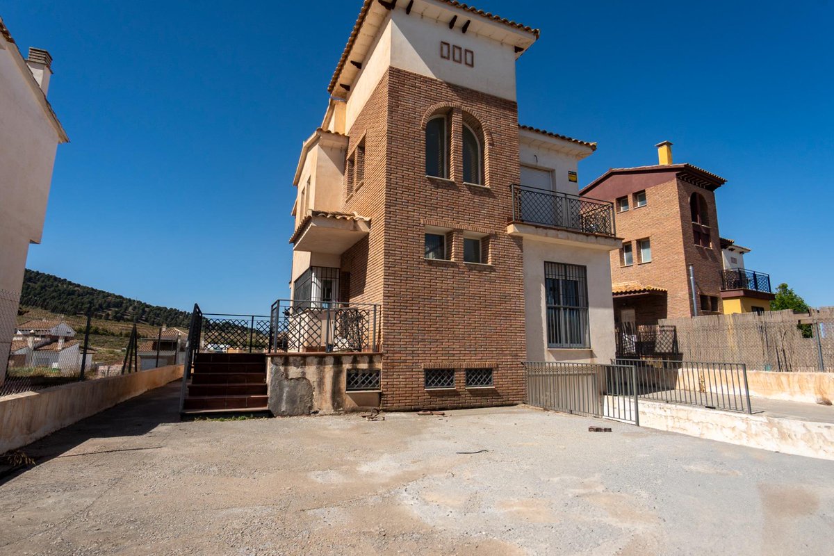 InHouseArmilla's tweet photo. Chalet en la prestigiosa urbanización Cañadas del Parque, en #Dílar, muy cerca de #Granada... 🧐👇

https://t.co/Y1n6pB9EFl https://t.co/fWLerch8yX