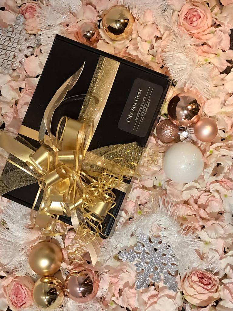 Cadeautip voor de feestdagen!
Een cadeaubon van €ity Spa Goes.
#massage #wellnessen #wellnessdag #massage #gezichtsbehandeling #pedicure #zonnebank #Zeeland #goes