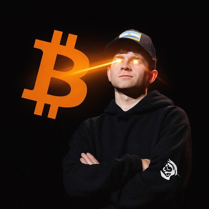 🔴COINTELGRAPH: "Un'icona per Bitcoin: Jack Mallers inaugura la statua di Satoshi Nakamoto alla NYSE, segnando l'ingresso della criptovaluta a Wall Street!"