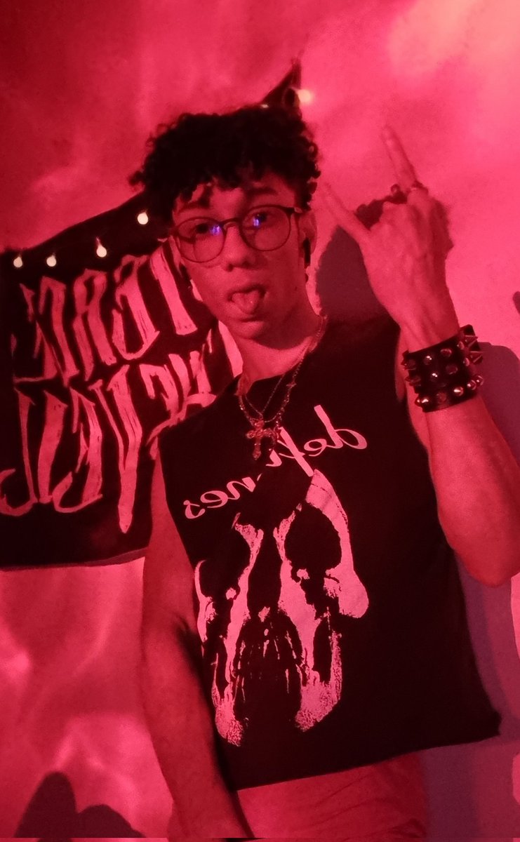 sullenboyx's tweet photo. uma banda deftones
um hobby academia https://t.co/rdUSHz48Jg