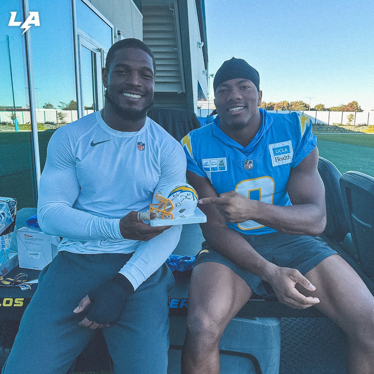 get 'em to the gamesss

rt to win and #probowlvote + denzel perryman and daiyan henley