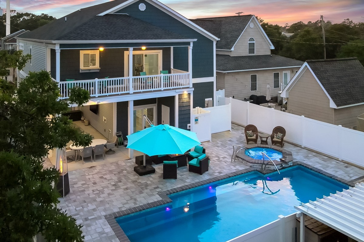 Elliott Beach Rentals | Vacation Homes & Condos tweet media