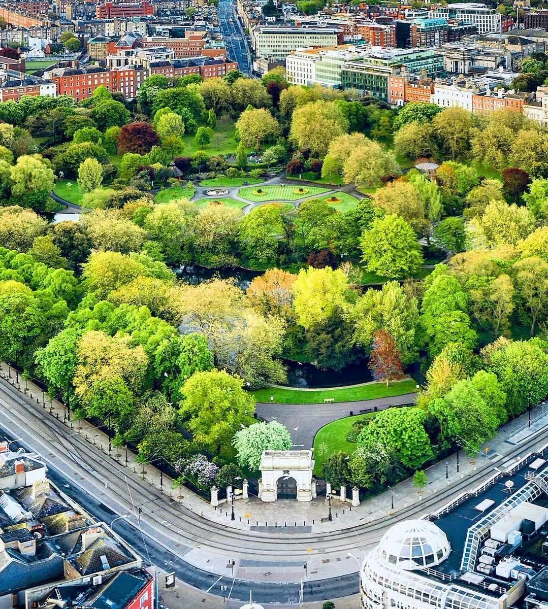 SebBrandenberg's tweet photo. St. Stephen's Green, Dublin. https://t.co/yautmPX8Gp