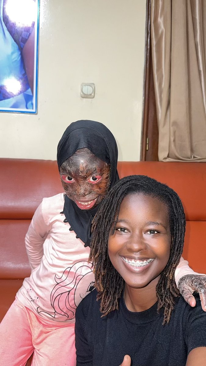 Pour moi La vraie chaleur du Sénégal ce n’est pas le soleil ce sont ces sourires qui illuminent tout 💙 Je suis bien rentrée la famille . 
Chaque retour me rappelle pourquoi je me bats 💙
N’oubliez pas de faire le bien autour de vous💙