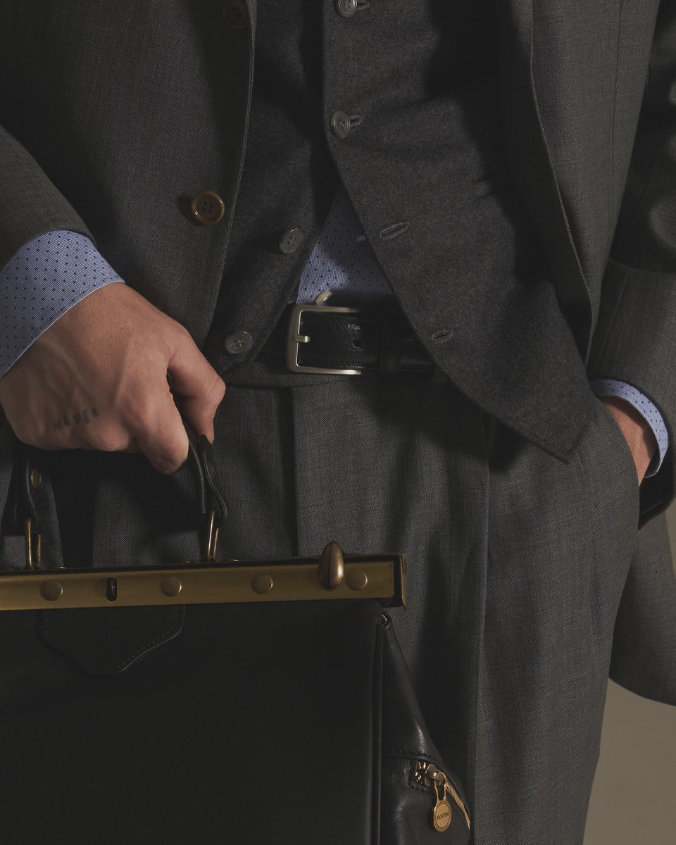 Fantini1981's tweet photo. Fantini’s doctor bag: the perfect union of tradition and modernity.

#fantinipelletteria #italianleather #handmade #fantini #leathergoods #doctorbag https://t.co/hbtfc4184X