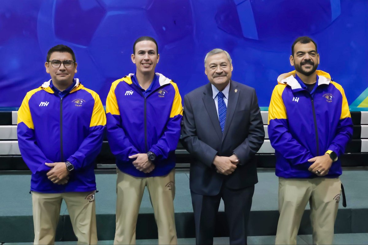 UANL_Autenticos's tweet image. 🐯 | En nombre del programa de Futbol Americano Auténticos Tigres, agradecemos al Rector, Dr. Santos Guzmán López, por la invitación al desayuno junto a los atletas que representan a nuestra Universidad.

#SerAuténtico #excelenciayeducacion #UANL