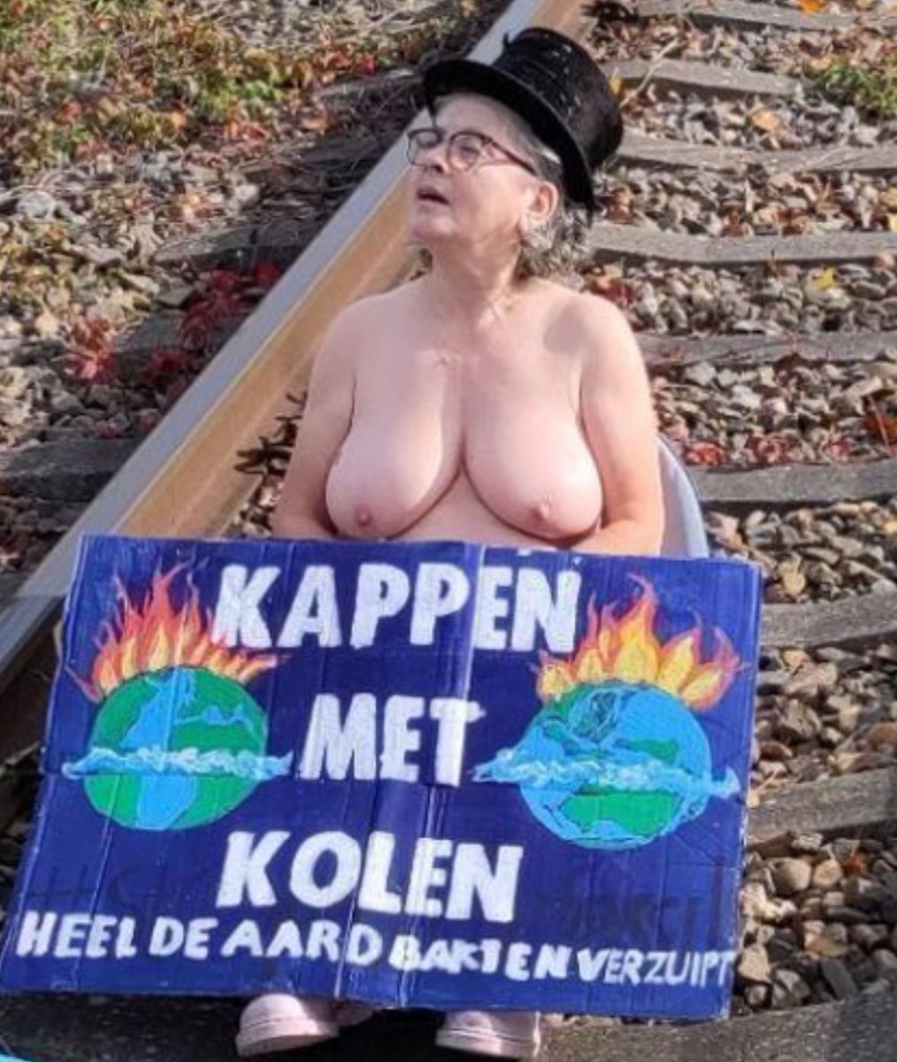 Goed mogelijk dat de paniek toesloeg.
“OM vervolgt #PVV-Statenlid Van Tiggelen voor aanrijden van #XR-activist”
#NOS