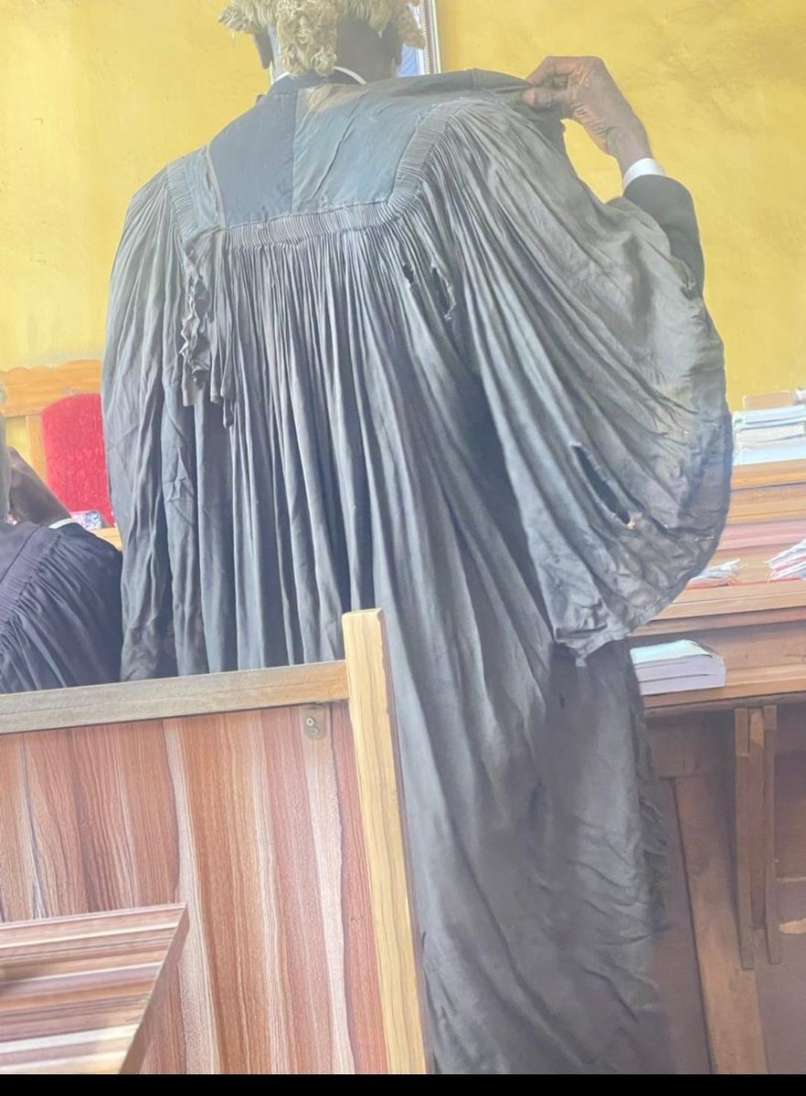 Haqqmutairu's tweet image. Dear Learned Seniors,
The year is about to end, take your gown for laundry. If possible get a new one if the old one is torn. 
Do away with torn, tattered and faded robes. Replace your wigs where necessary. 
Don't embarass yourself with torn Robes in court. Appearance itself…