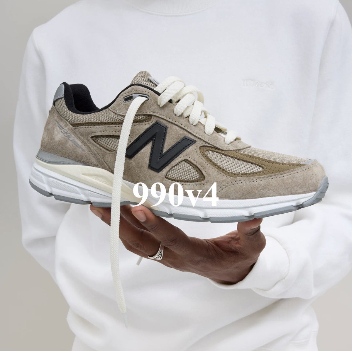SNKR_TWITR tweet media