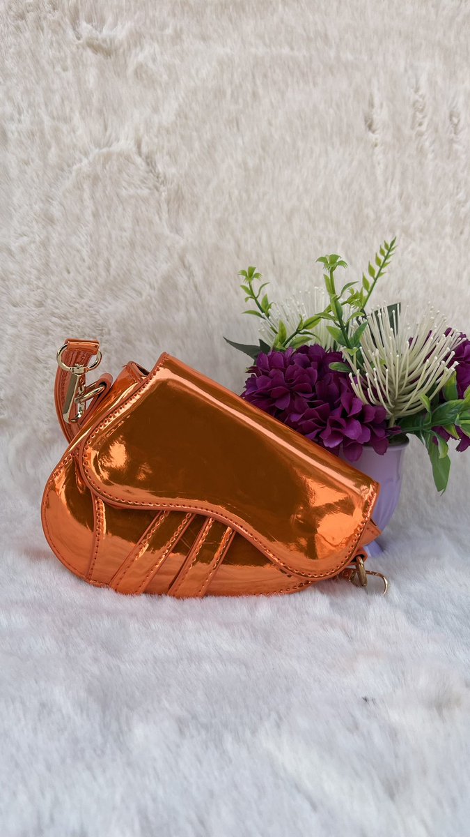 yaa_purple954's tweet photo. Cute Bag For All Pretty Ladies 🥰🥰👌👌 https://t.co/1MsGNJcKL3