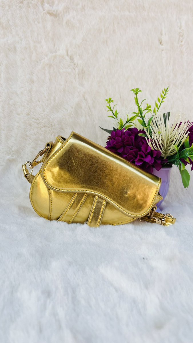 yaa_purple954's tweet photo. Cute Bag For All Pretty Ladies 🥰🥰👌👌 https://t.co/1MsGNJcKL3