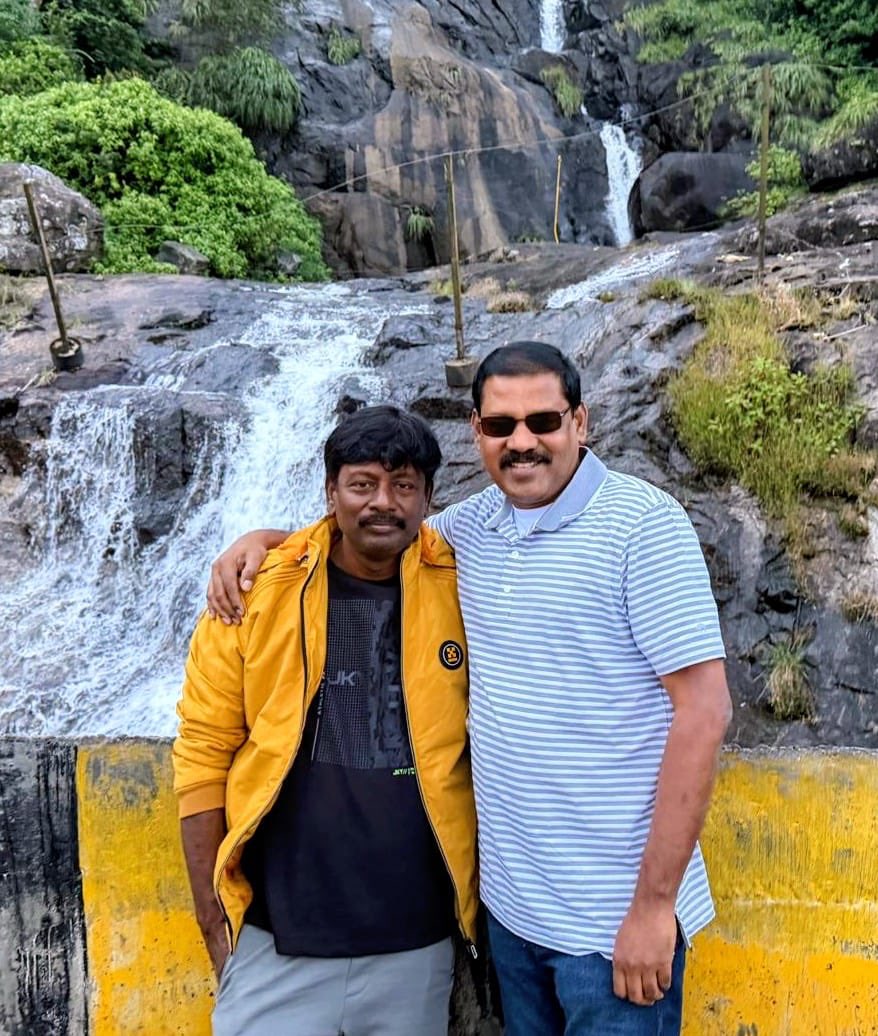 KkmPandian's tweet photo. Happy birthday Annan Artist Raja 🙏Always Love you https://t.co/8sr3cJxt6z