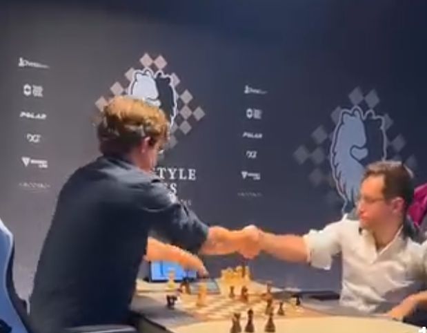 usefulchess's tweet photo. Aronian won Freestyle Chess Grand Slam South Africa aftre beating Carlsen. Games and results: https://t.co/yy75kXpqe9 #chess #onlinegame #Carlsen #Aronian #FreestyleChess @followers https://t.co/30UcHj8bkE