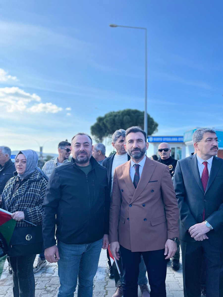AktaySelman's tweet photo. Bugün, Burhaniye Uygulamalı Bilimler Fakültesi öğrencileri tarafından düzenlenen “Filistin’e Özgürlük Koşusu: Bir Adım At, Bin Umut Kat” projesi kapsamında gerçekleştirilen etkinliğe katıldık.
#Burhaniye
#Filistin
#BUBFA https://t.co/yMtYMiRupM